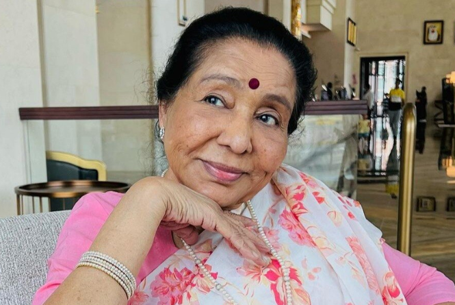 Asha Bhosle: अपने पोते पोतियों को देख सिंगर आशा भोसले को होता है उम्र का एहसास, ऐसे मानती हैं उम्र मात्र 40 साल !